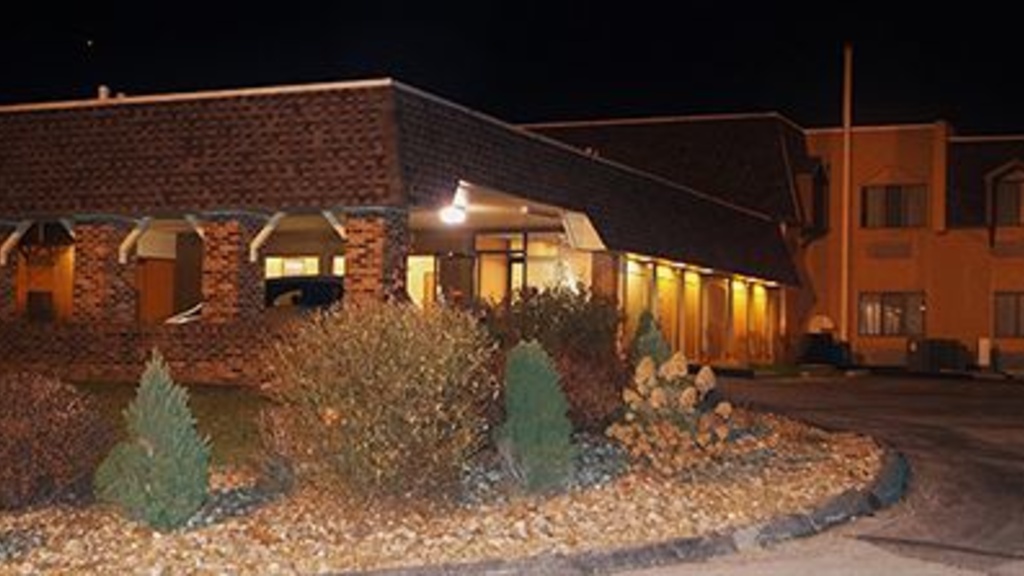 Hometown Inn and Suites
